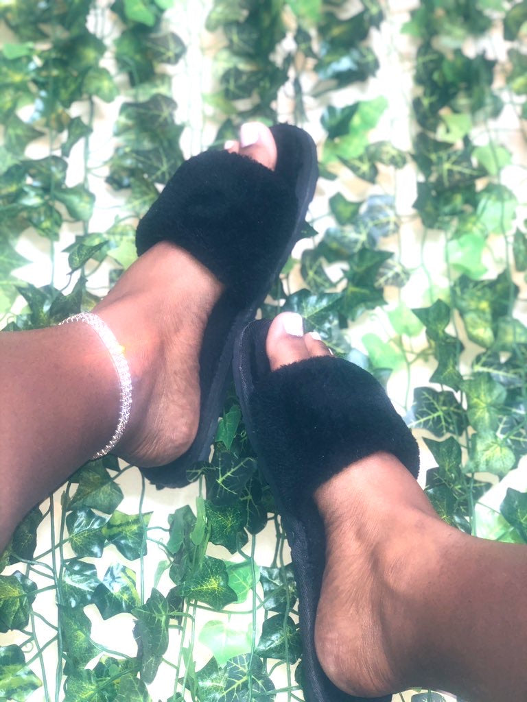 Cozy Feels Slippers